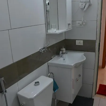 Cheap And Cozy For Rent In 100m By The شقة *