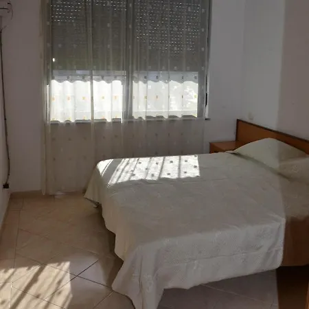 Cheap And Cozy For Rent In 100m By The * Durrës