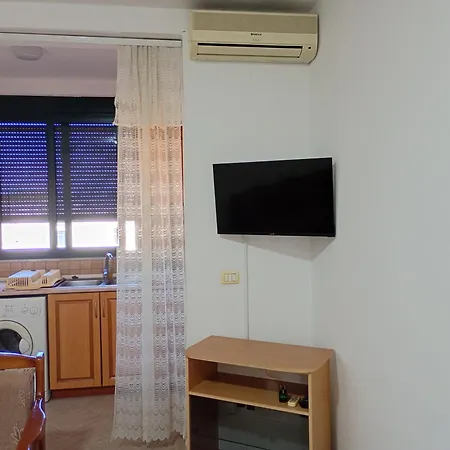 Cheap And Cozy For Rent In 100m By The *