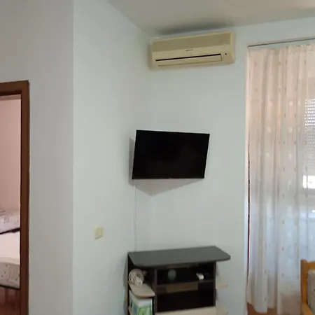 Cheap And Cozy For Rent In 100m By The *
